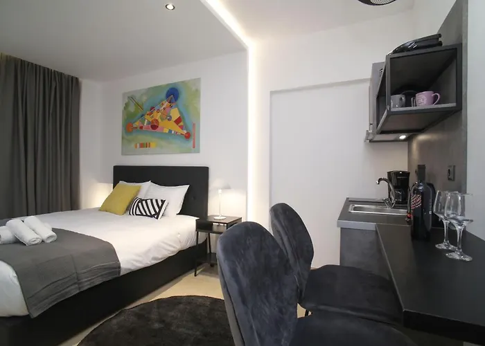 Zh Luxury Suites