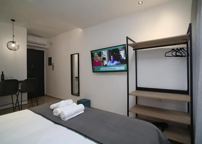 Zh Luxury Suites